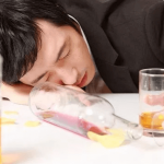 急性アルコール中毒の症状は？初期の寒気から痙攣まで段階を追って説明！